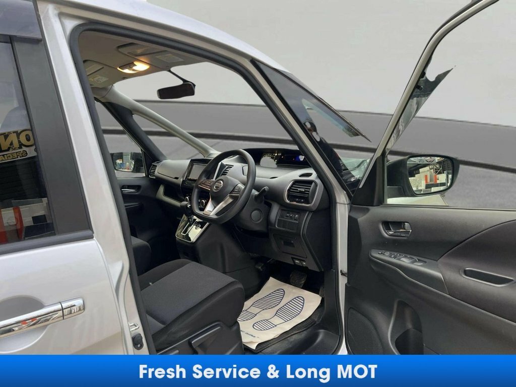Nissan Serena 2.0 16V Excursion Silver #25