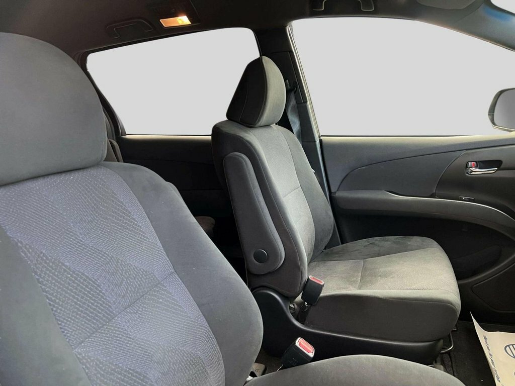 Toyota Estima White #26