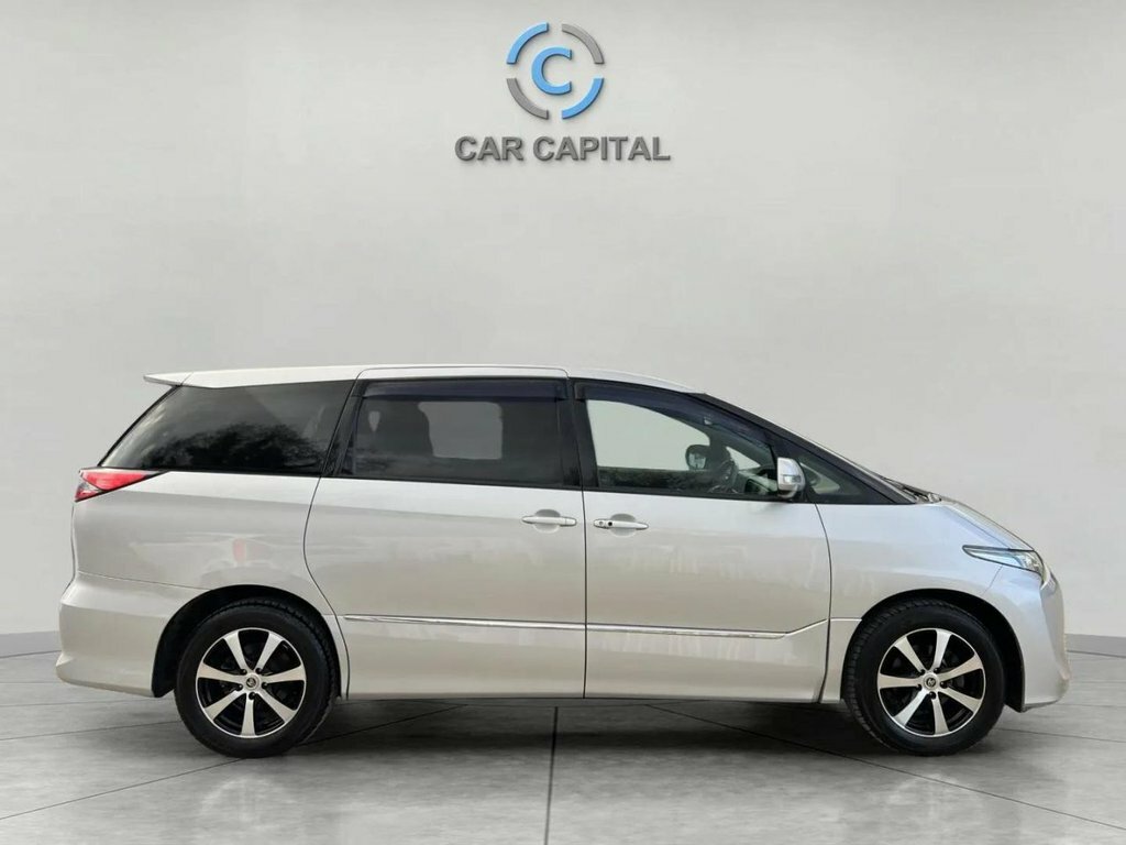 Toyota Estima White #4