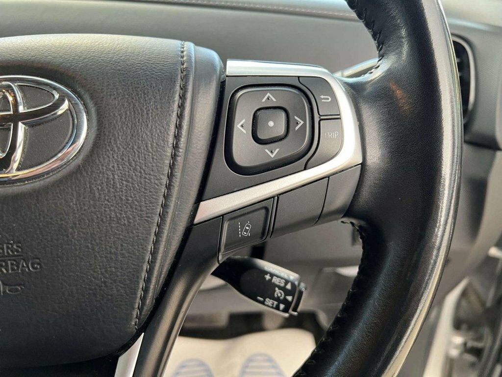 Toyota Estima White #30