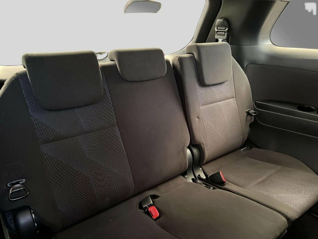 Toyota Estima White #20