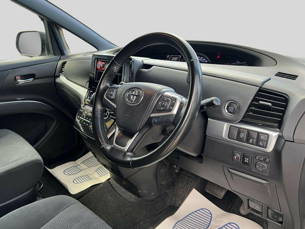 Toyota Estima White #25