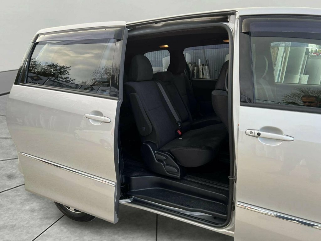 Toyota Estima White #18