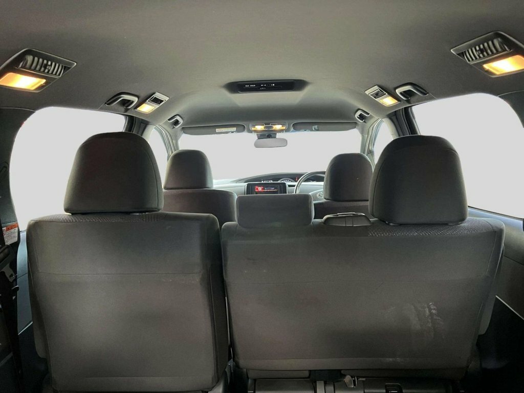 Toyota Estima White #9