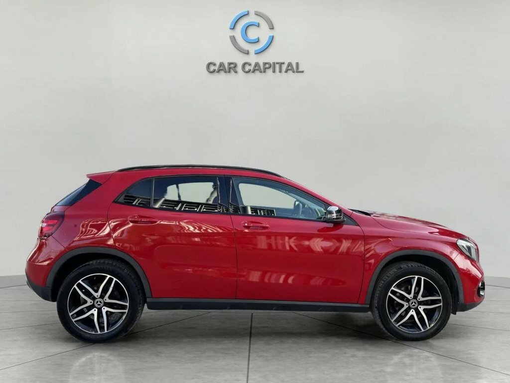 Mercedes-Benz GLA Class 1.6L Urban Edition AK69PFZ Red #4