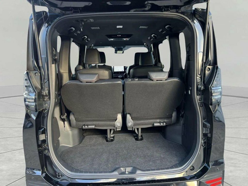 Toyota Noah Mpv Black #5