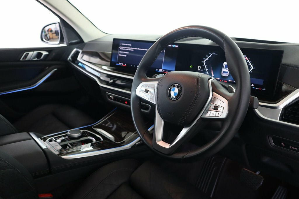BMW X7 3L Excellence White #2