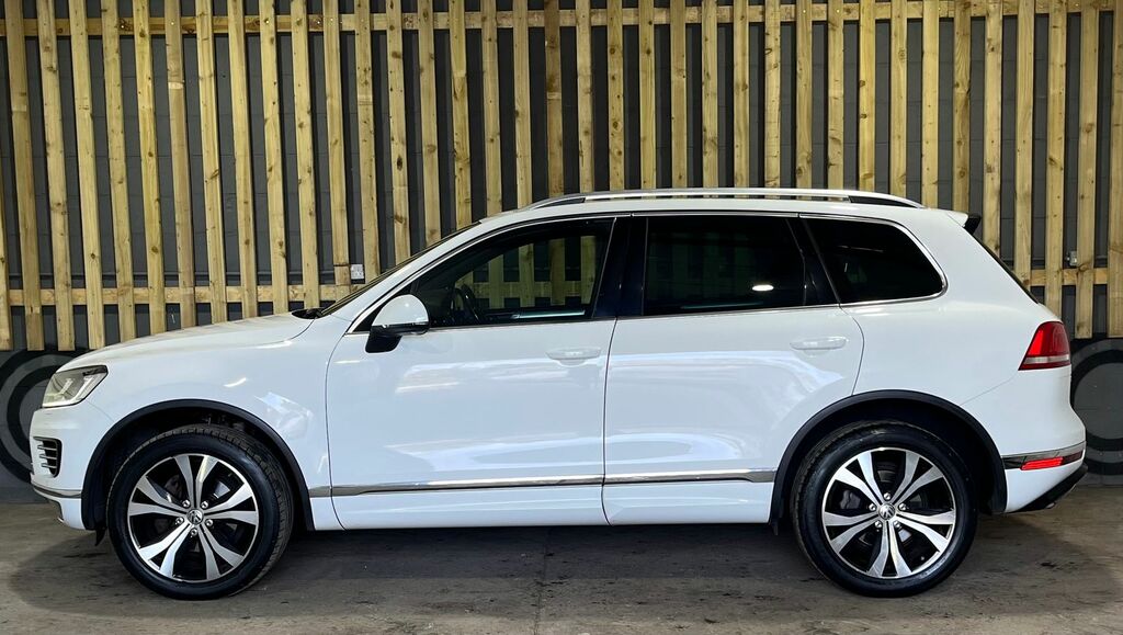 Volkswagen Touareg 3.0 Tdi V6 Bluemotion Tech R-line Suv T BG66RCO White #4