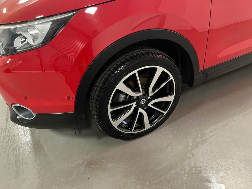 Nissan Qashqai Suv NA15XPX Red #6