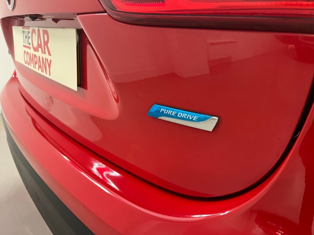Nissan Qashqai Suv NA15XPX Red #3