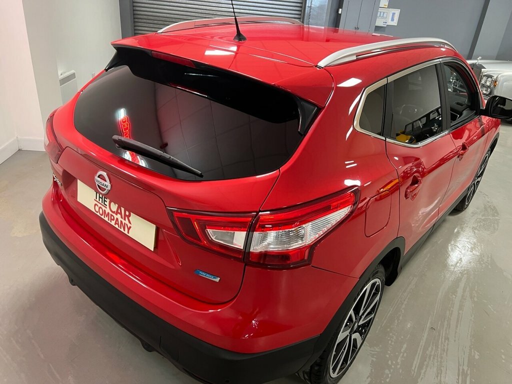 Nissan Qashqai Suv NA15XPX Red #5