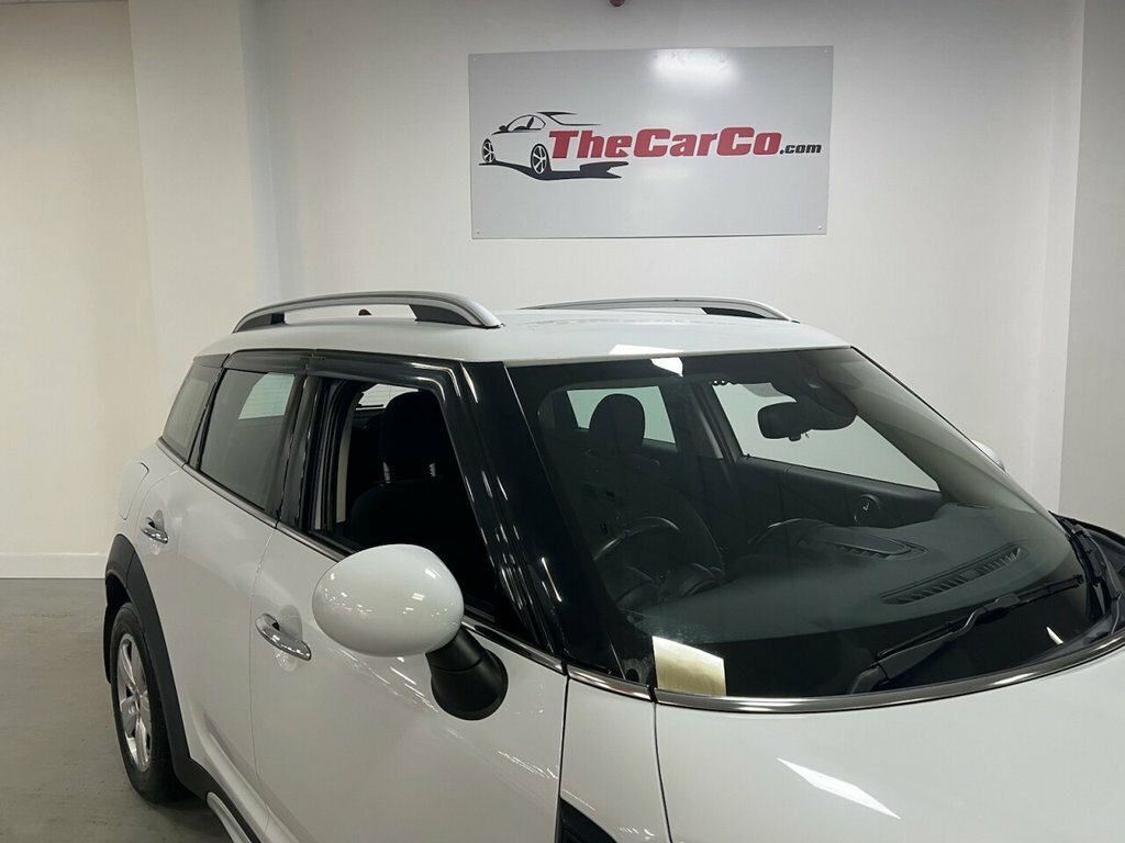Mini Countryman Cooper D YD68OVN White #3