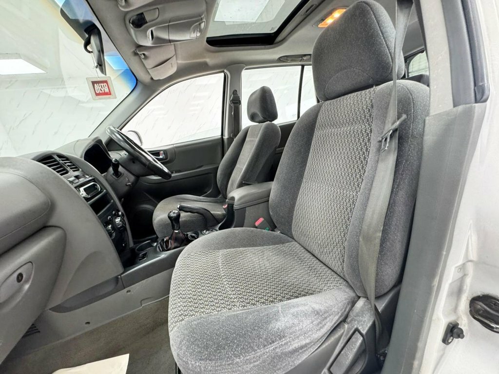 Hyundai Santa Fe 2.4 5dr Red #11