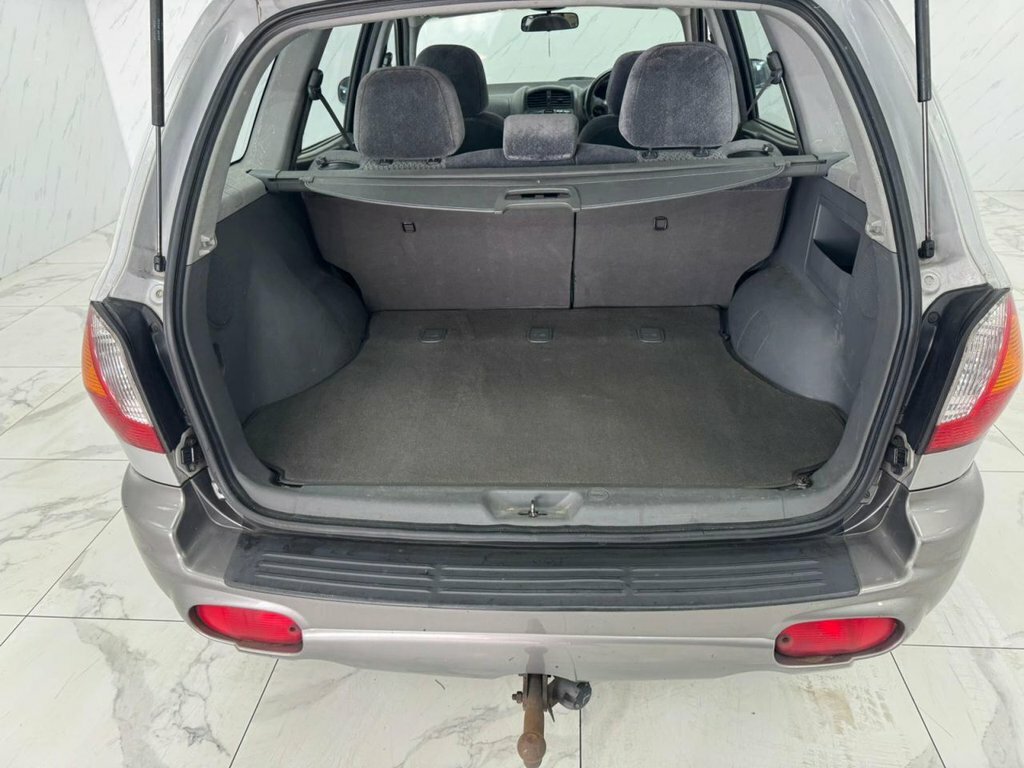 Hyundai Santa Fe 2.4 5dr Red #21