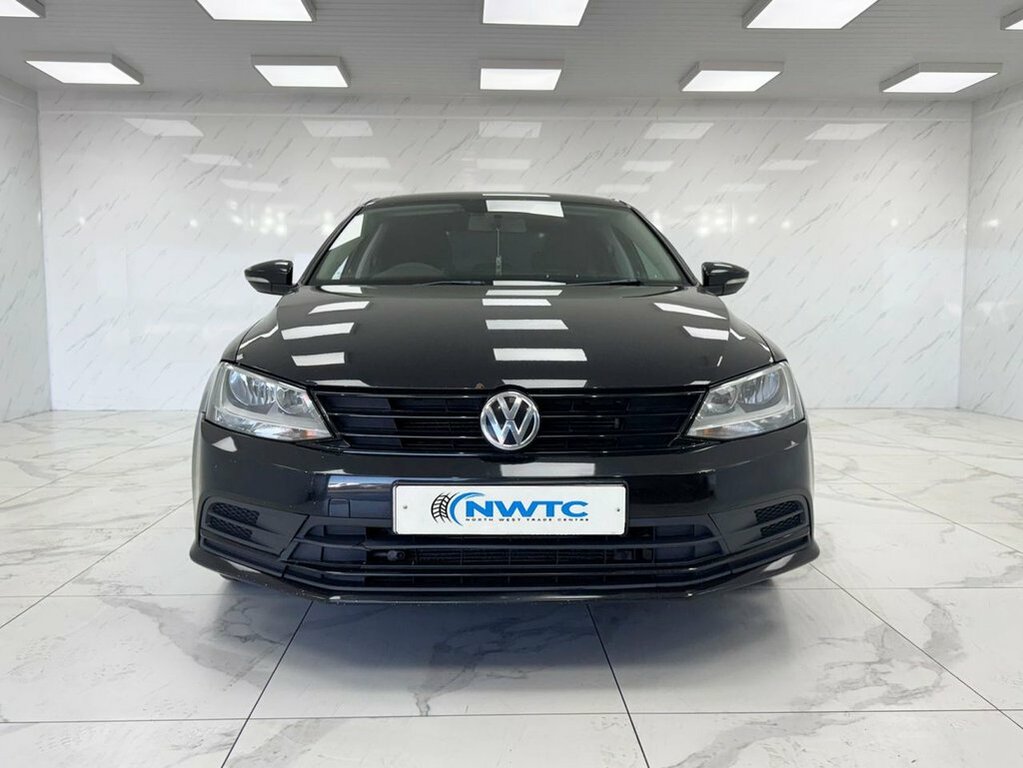 Volkswagen Jetta 2L S Black #3