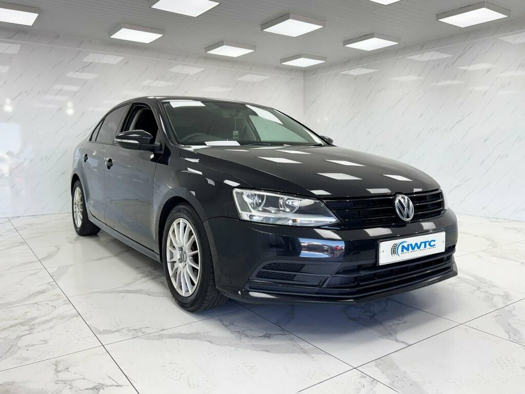 Volkswagen Jetta 2L S Black #2