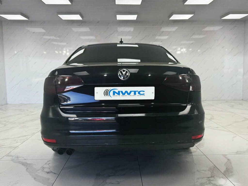 Volkswagen Jetta 2L S Black #6