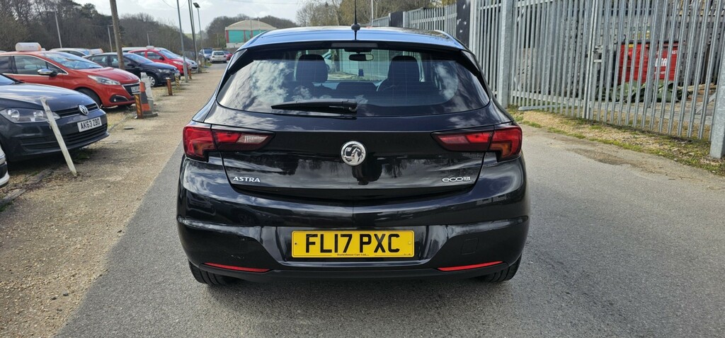 Vauxhall Astra Hatchback 1.6 Cdti Ecoflex Design 2017 FL17PXC Black #4
