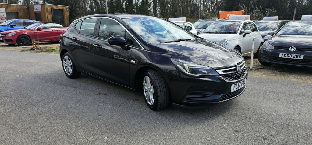 Vauxhall Astra Hatchback 1.6 Cdti Ecoflex Design 2017 FL17PXC Black #2