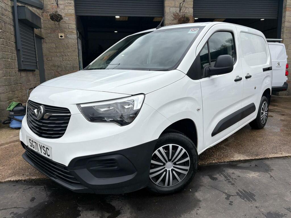 Vauxhall Combo Panel Van 1.5 Turbo D 2000 Dynamic L1 H1 Euro 6 White