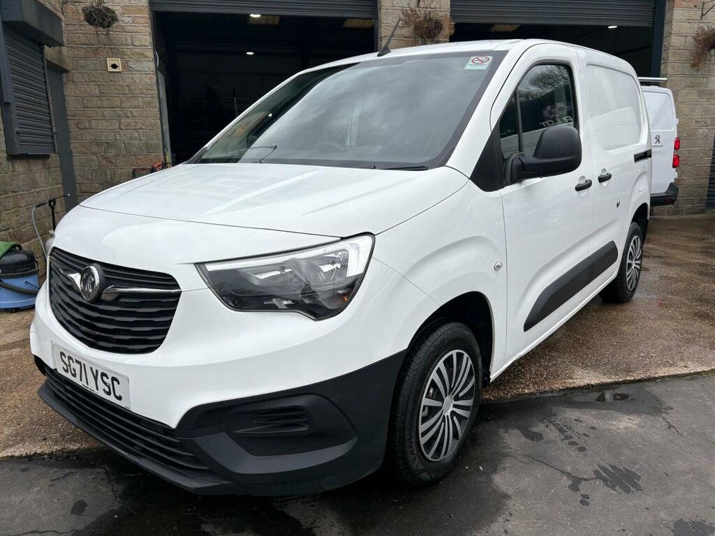 Vauxhall Combo Panel Van 1.5 Turbo D 2000 Dynamic L1 H1 Euro 6 SG71YSC White #4