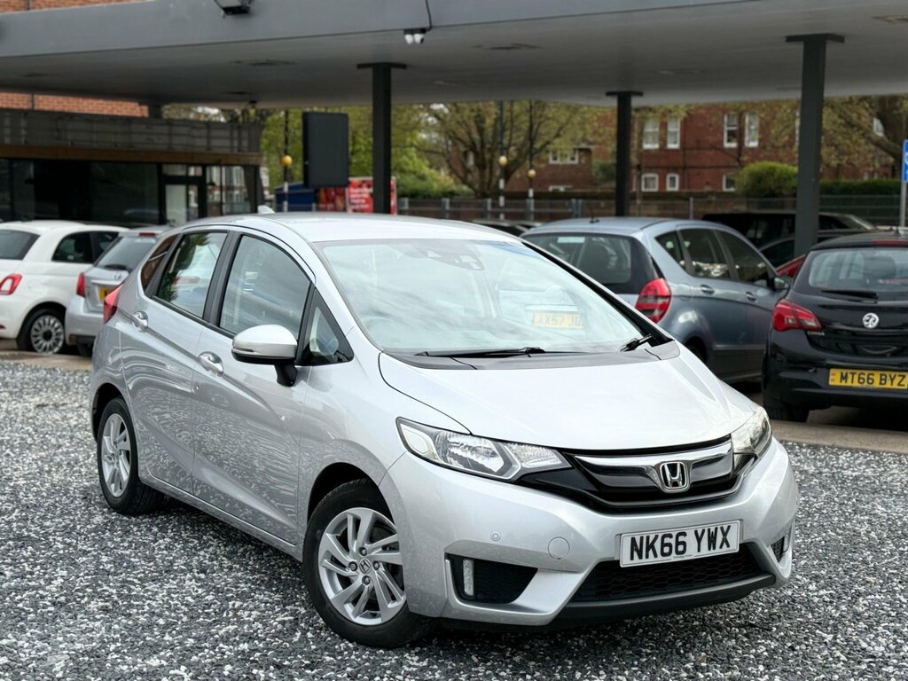 Honda Jazz 1.3 I-vtec Se Navi Cvt Euro 6 Ss Silver
