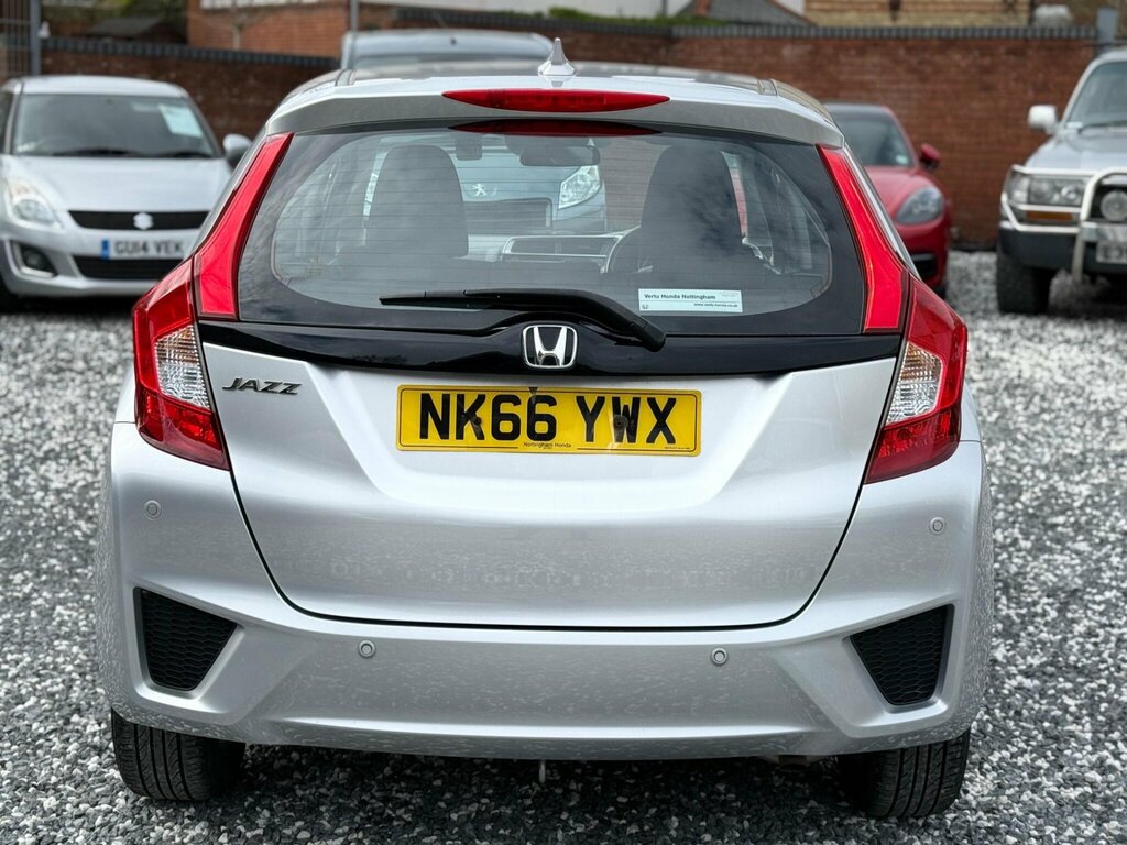 Honda Jazz 1.3 I-vtec Se Navi Cvt Euro 6 Ss NK66YWX Silver #4