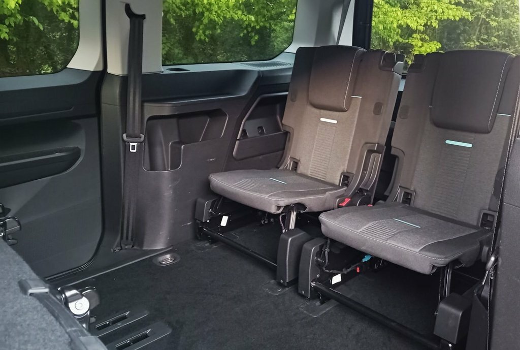 Ford Grand Tourneo Connect 1.5L Active Blue #4