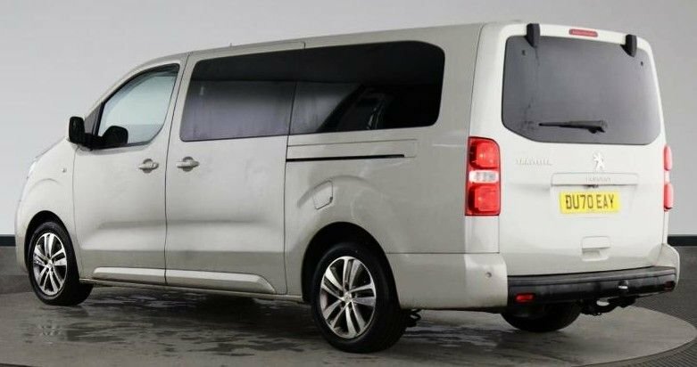Peugeot Traveller 2L Allure Beige