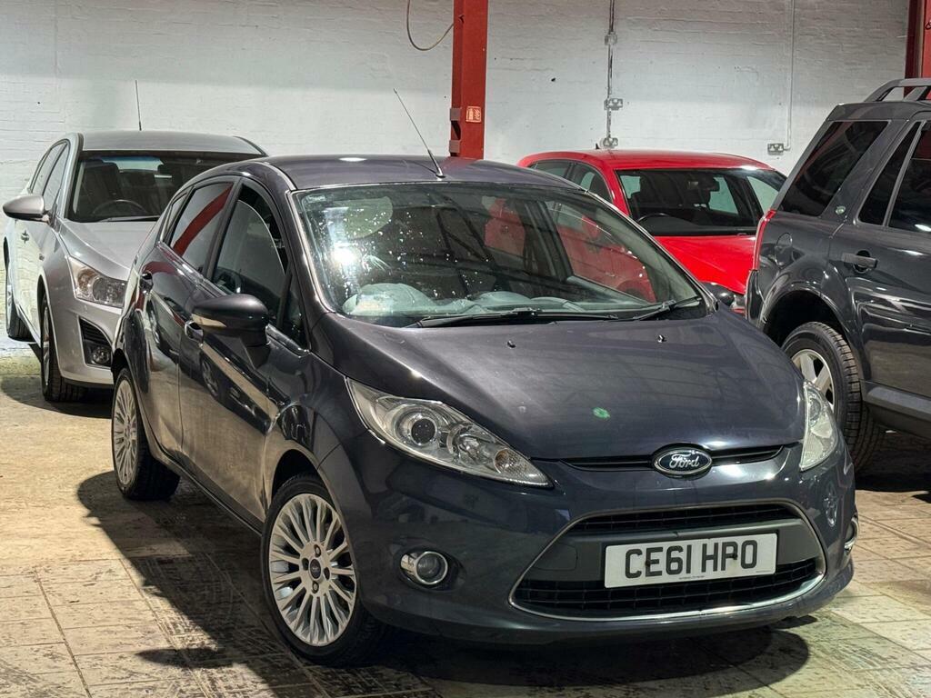 Ford Fiesta 1.4 Tdci Dpf Titanium CE61HPO Grey #3