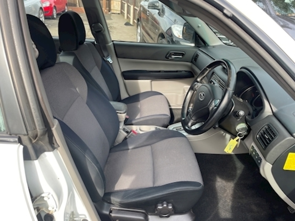 Subaru Forester Xt SJ09XWF White #4