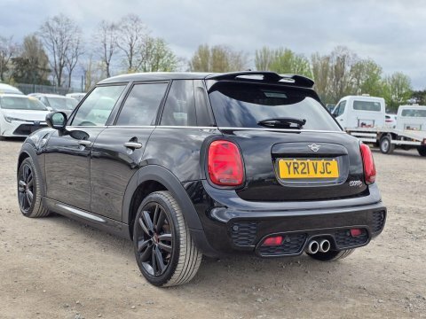 Mini Hatch 2.0 Cooper S YR21VJC Black #2