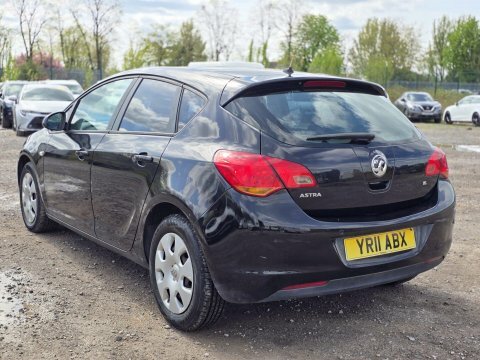 Vauxhall Astra 1.6 16V Exclusiv YR11ABX Black #4
