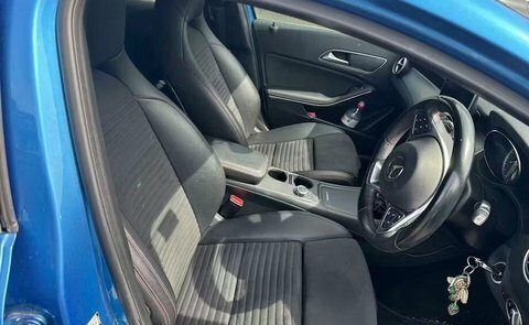Mercedes-Benz GLA Class 2.1 Gla200d Amg Blue #6