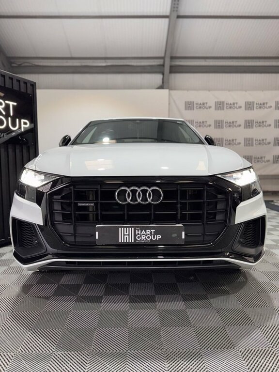 Audi Q8 3.0 Tfsi V6 55 Black Edition Suv Tiptro LL72FXR Black #2