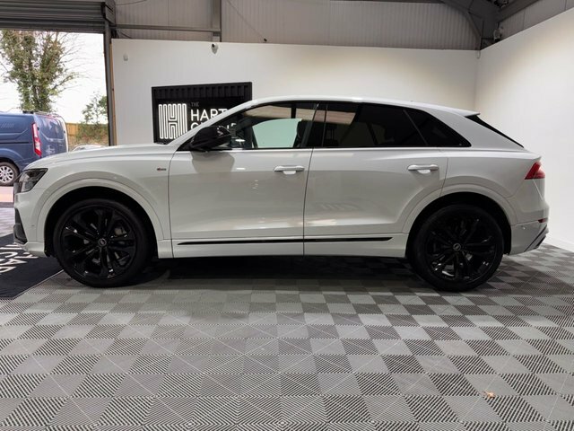 Audi Q8 3.0 Tfsi V6 55 Black Edition Suv Tiptro LL72FXR Black #3