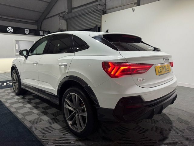Audi Q3 1.5 Tfsi Cod 35 Black Edition Sportback LR71NLZ Black #4