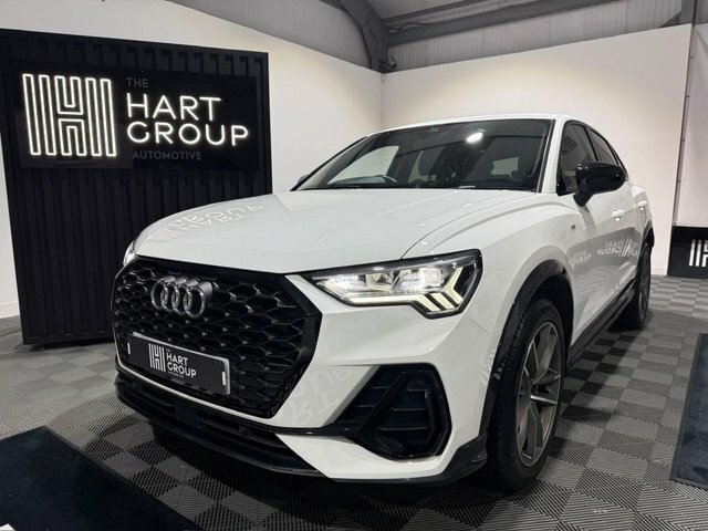 Audi Q3 1.5 Tfsi Cod 35 Black Edition Sportback LR71NLZ Black #2