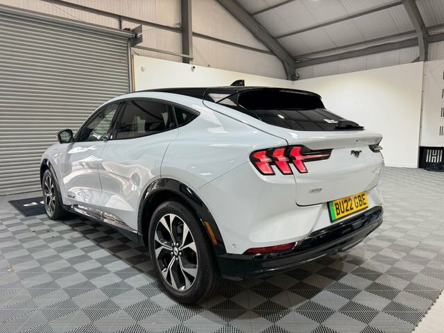 Ford Mustang Mach-E Extended Range 91Kwh Suv Aw BU22GBE White #4