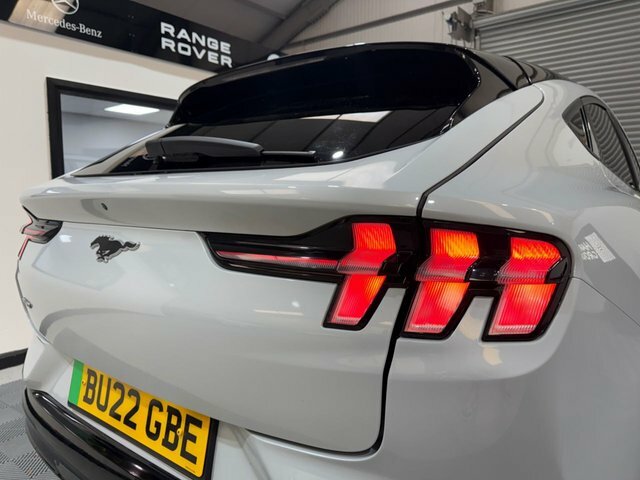 Ford Mustang Mach-E Extended Range 91Kwh Suv Aw BU22GBE White #3