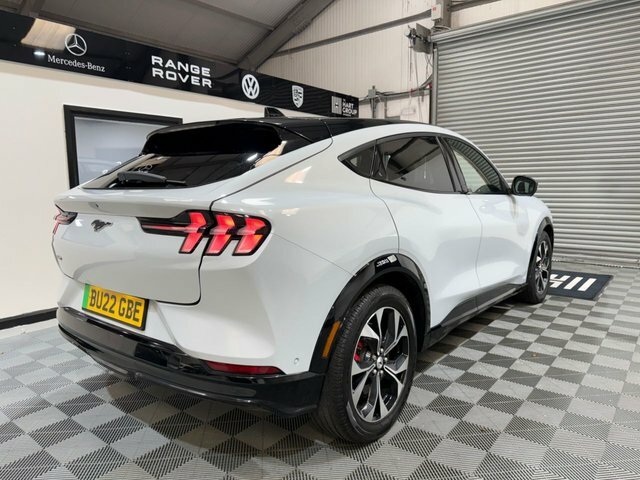 Ford Mustang Mach-E Extended Range 91Kwh Suv Aw BU22GBE White #2