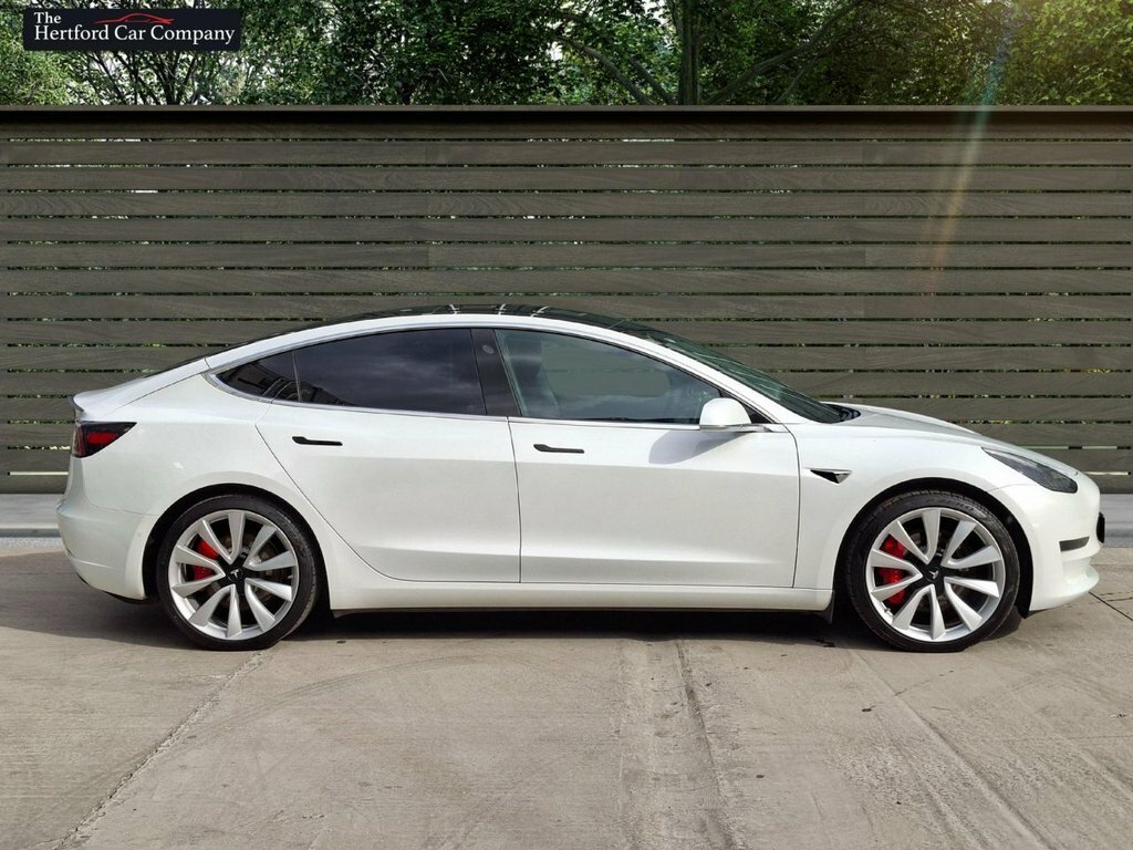 Tesla Model 3 Saloon LG69ZMZ White #4