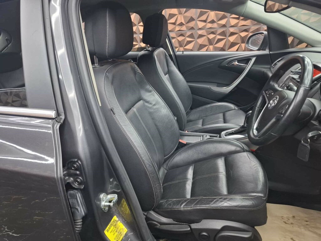 Vauxhall Astra Elite Cdti MW12FYH #6