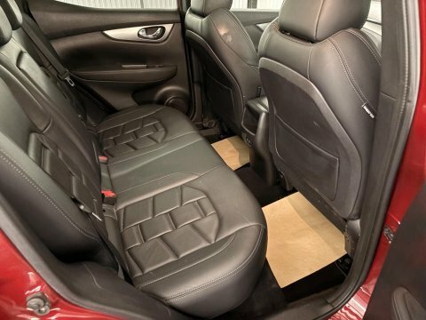 Nissan Qashqai 1.3 Dig-t Tekna YB20TAV Red #5