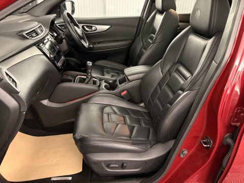 Nissan Qashqai 1.3 Dig-t Tekna YB20TAV Red #4
