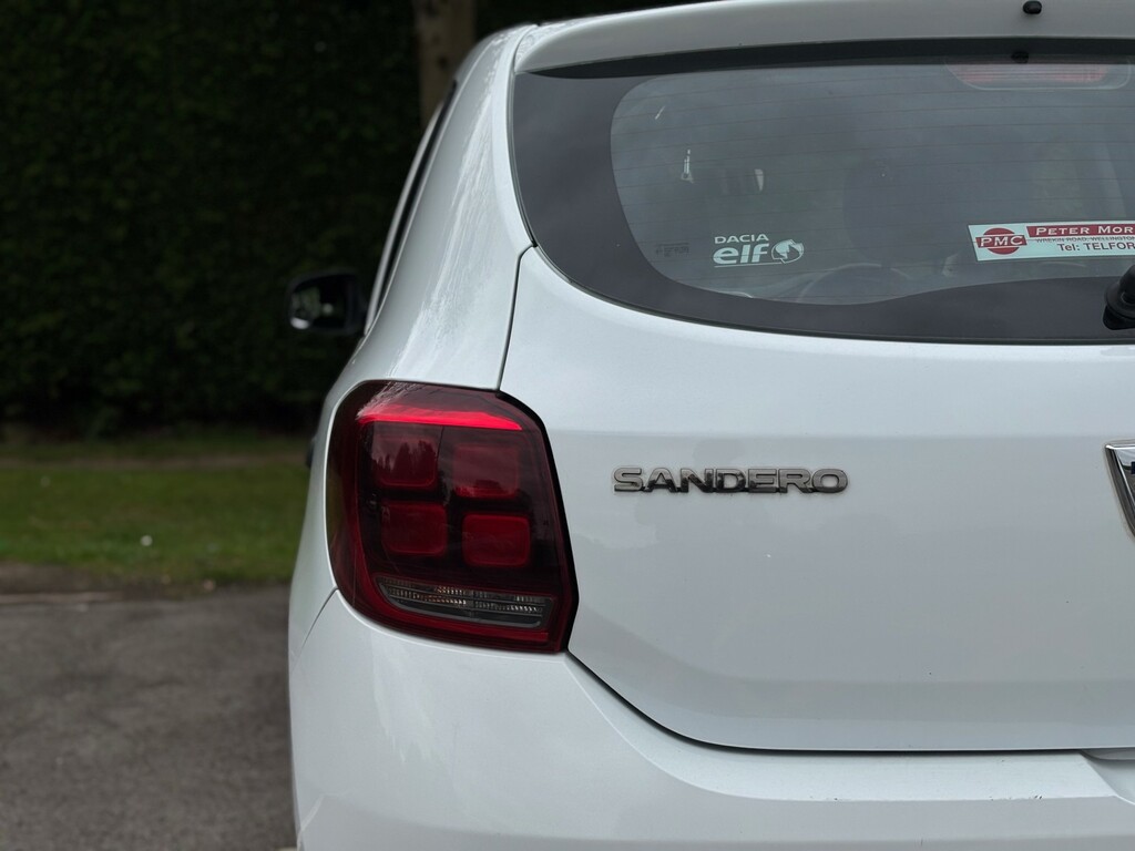 Dacia Sandero Hatchback DL17WSE White #3