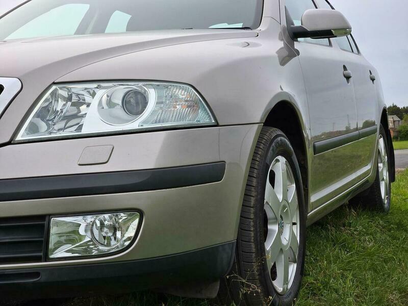 Skoda Octavia 1.6 Fsi Elegance Tiptronic Beige #3