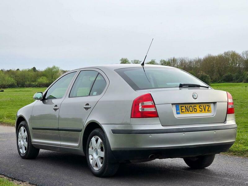 Skoda Octavia 1.6 Fsi Elegance Tiptronic Beige #4