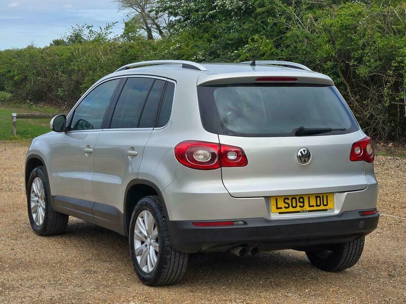 Volkswagen Tiguan 2.0 Tdi Se 4Wd SG09HUM Silver #4