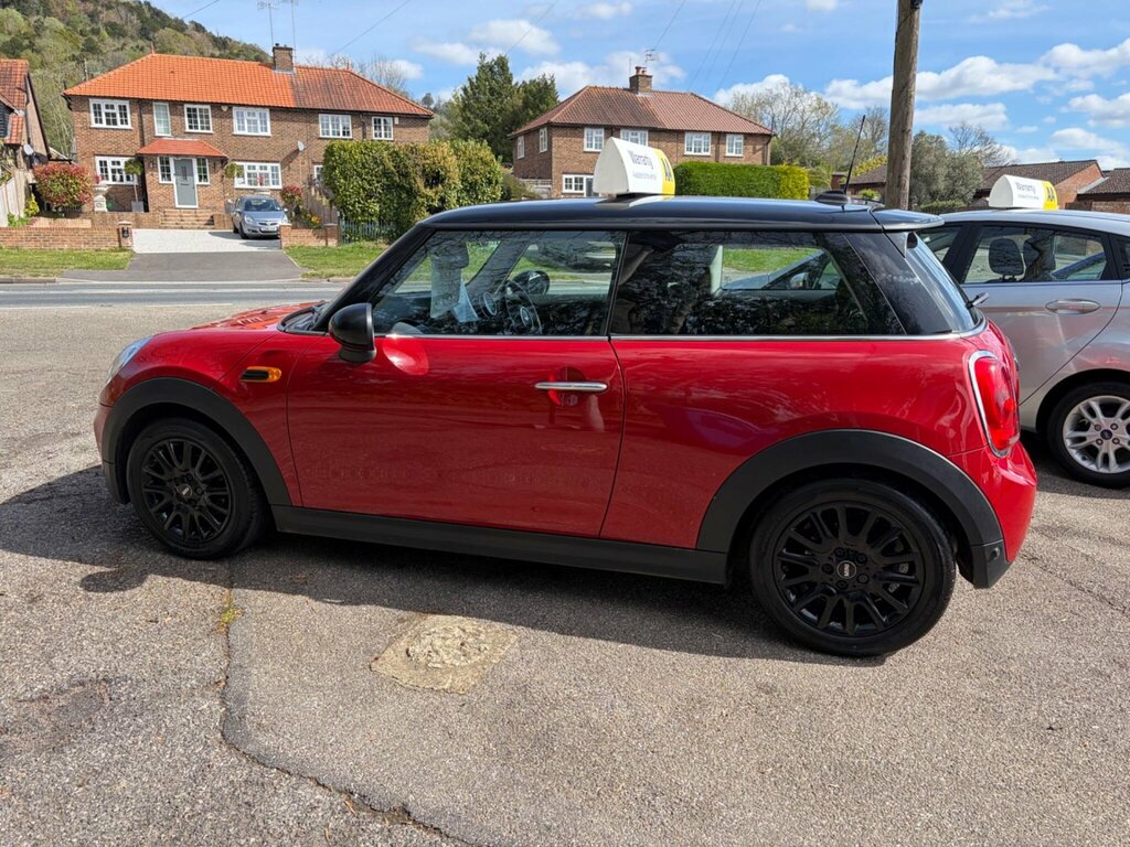 Mini Hatch 1.5 Cooper Euro 6 Ss GU16FVG Red #4